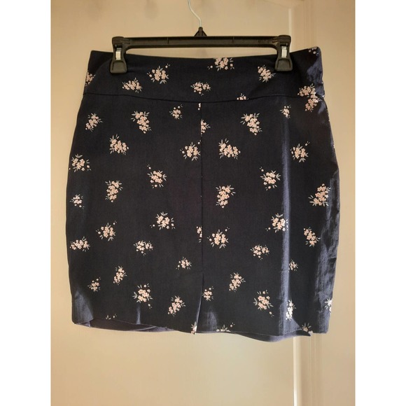 Margaret M Petite Stretch Straight Skirt size M - Picture 2 of 3